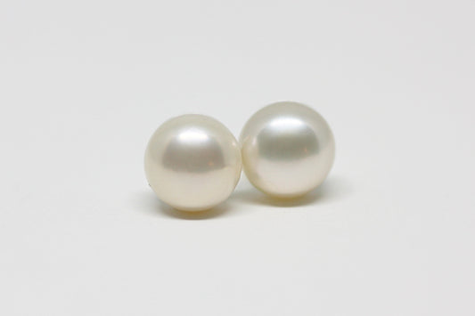White Pearl Stud Earrings 5.5-6mm