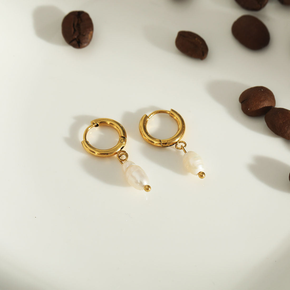 ALEX Gold: Mini Hoop Earrings with Natural Freshwater Pearl Charm – Elegance in Every Detail