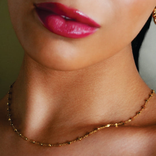AUREOLE: Essential Daily Chain with Delicate Square Beads in Gold.