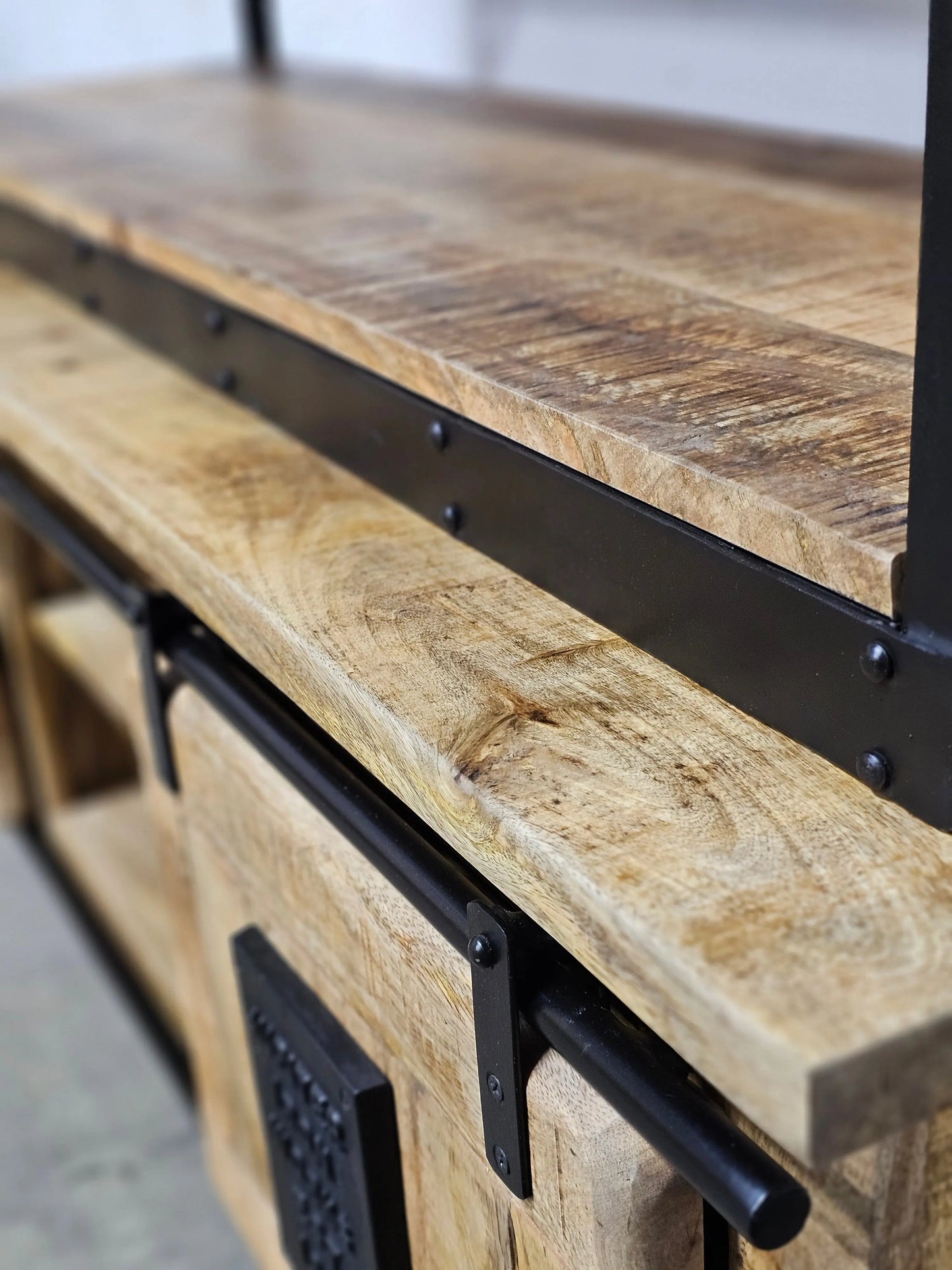 Bibliothèque Farmhouse en bois de manguier brut