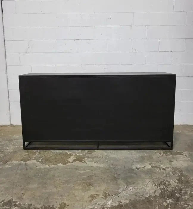 Buffet en bois de manguier et structure d'acier noir