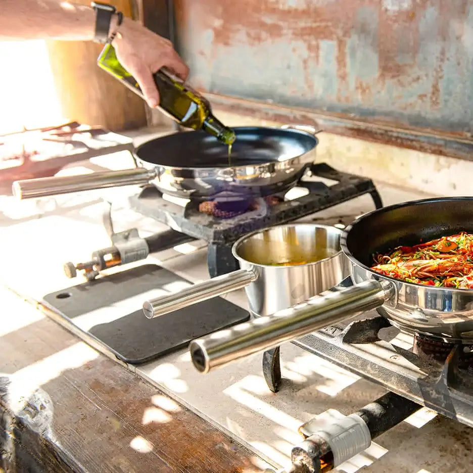 COMBEKK | Recycled Paper Cutting Board 20x30 cm Black | Made in Holland