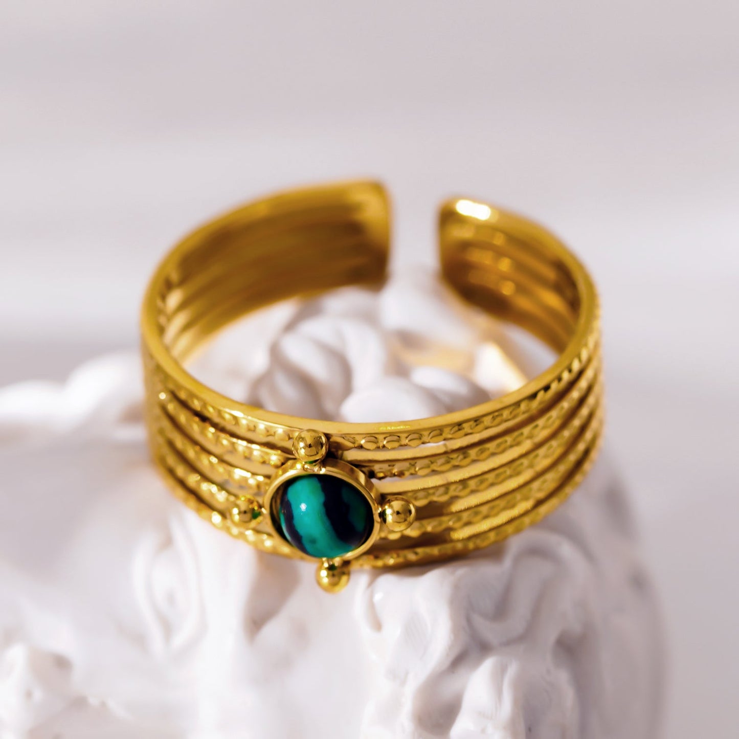 CHARMA: 5-Layer Circle Embossed Ring with a Malachite Stone Centre Piece