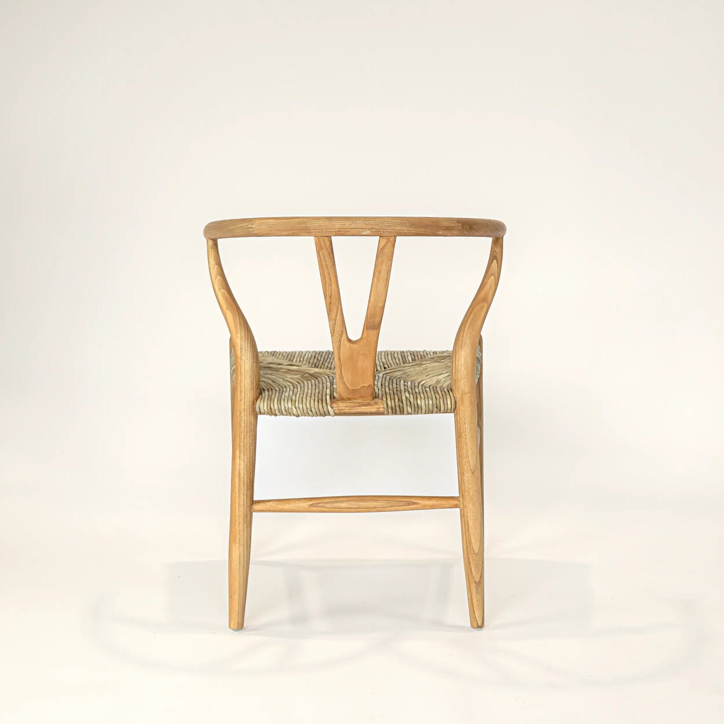 Chaise wishbone en teck et écorce de bananier