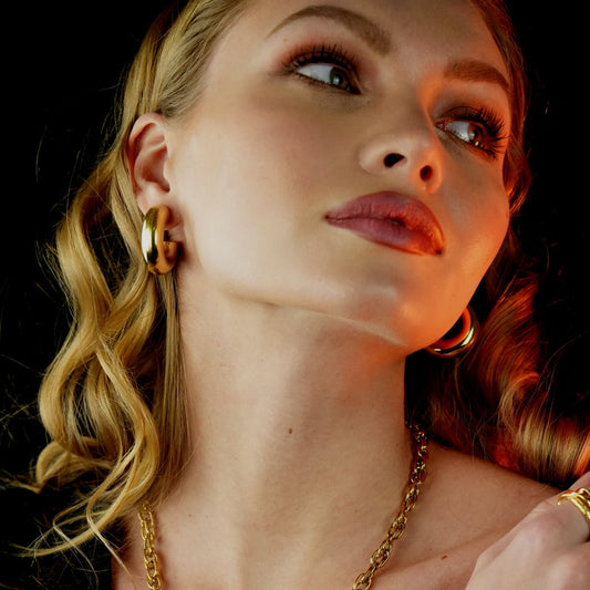 Style DEMONTE: Hollow Chunky-Look Smooth Surface Tube Hoop Earrings in Gold