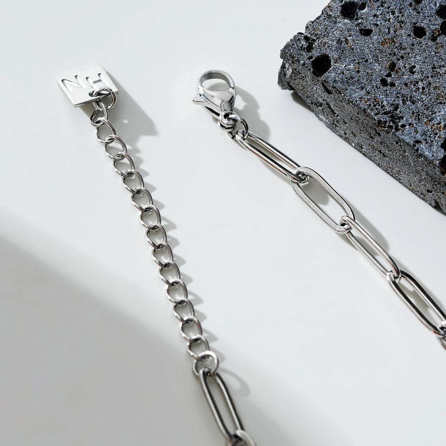 HAKILA LG: Essential Sillver Chain Link Paper-Clip Anklet