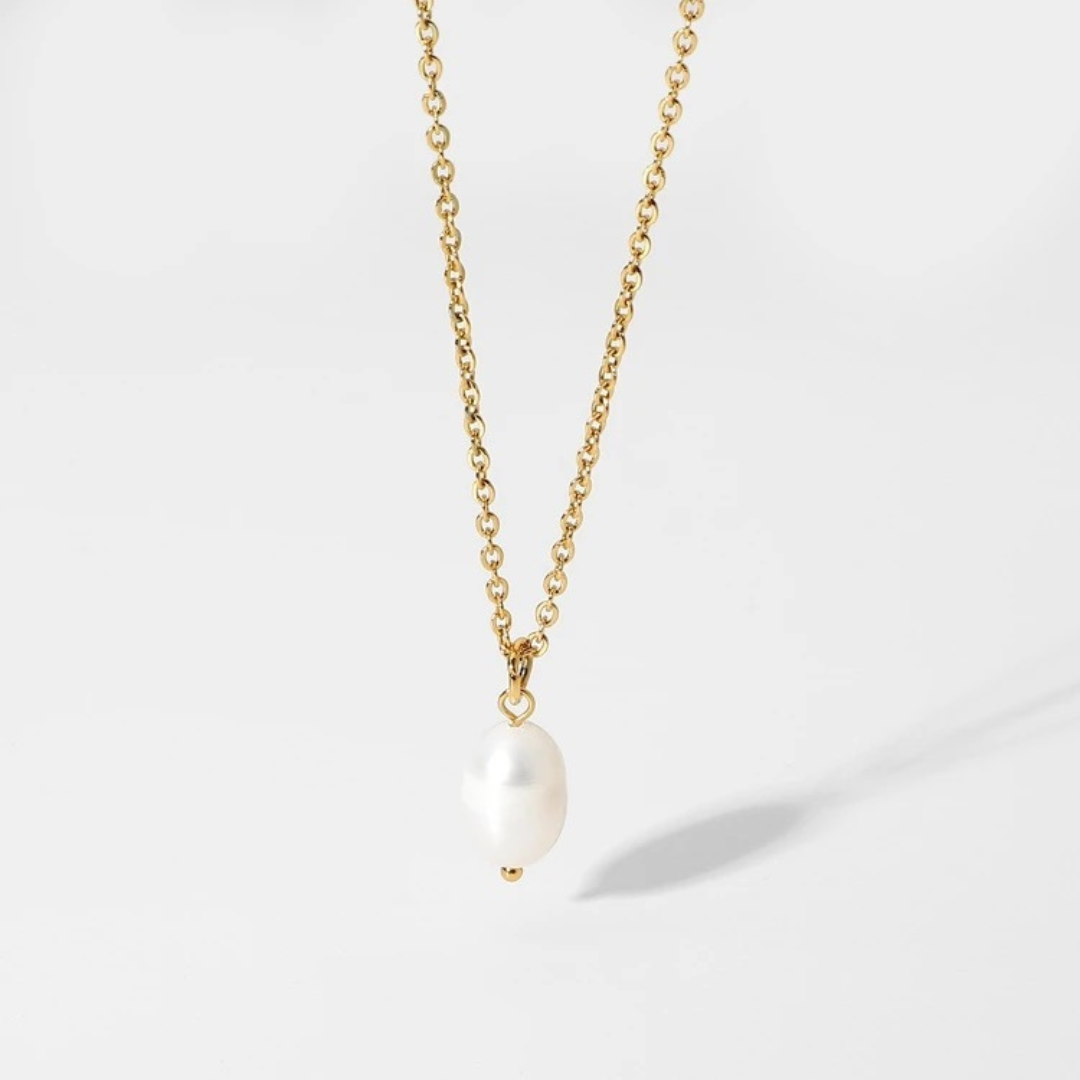 Dainty Pearl Necklace