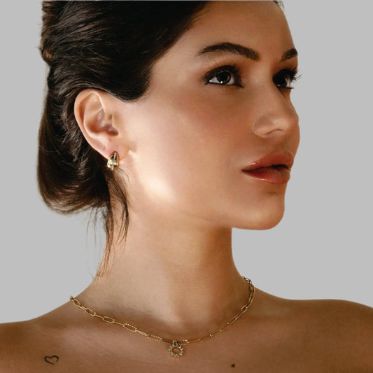 FERNDALE Gold: Stud Earrings with Textured Lines Highlighted with a Pavé Zirconia (CZ) Middle Row