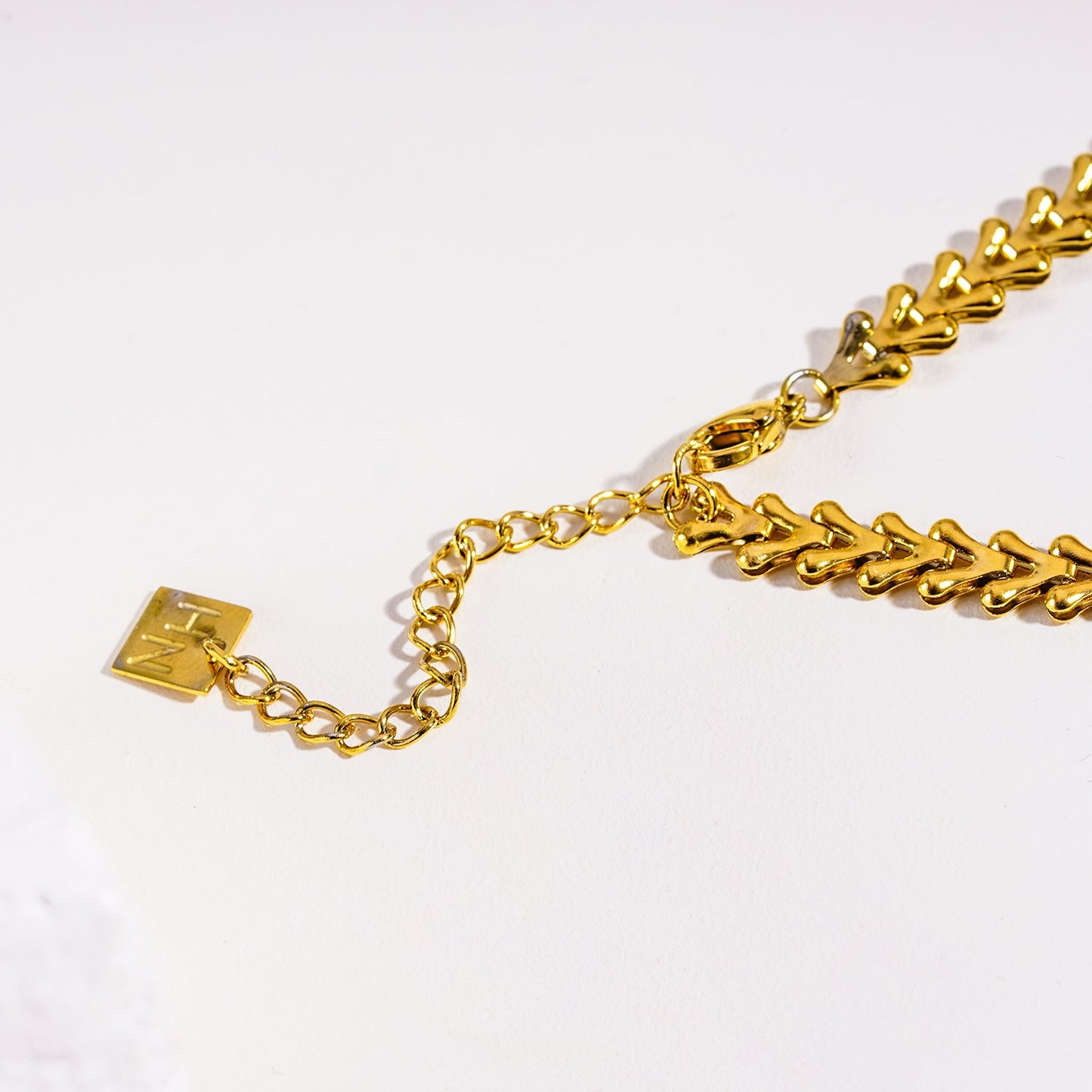 FRANKIE: Vintage-Inspired Linked Abstract Crest Chain Necklace