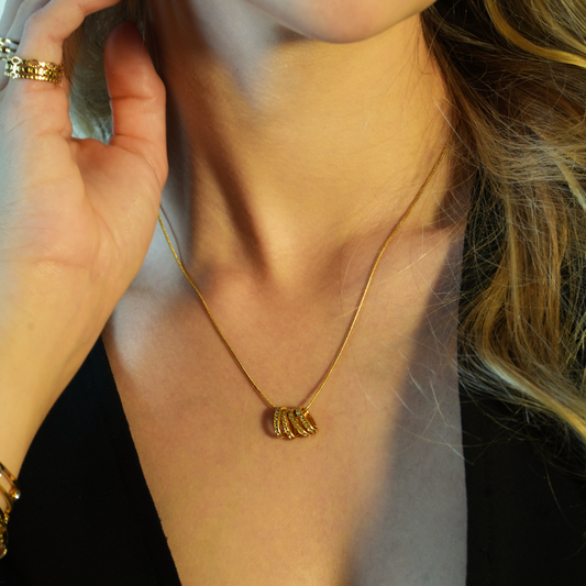 GARNA Gold: Mini Snake-Skin Chain with Zirconia-Adorned Oval Shaped Charms