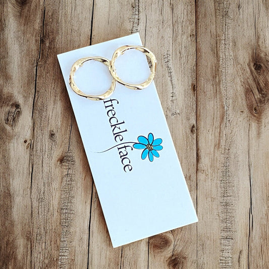 Twisted Circle Stud Earrings – Minimalist Hypoallergenic Studs