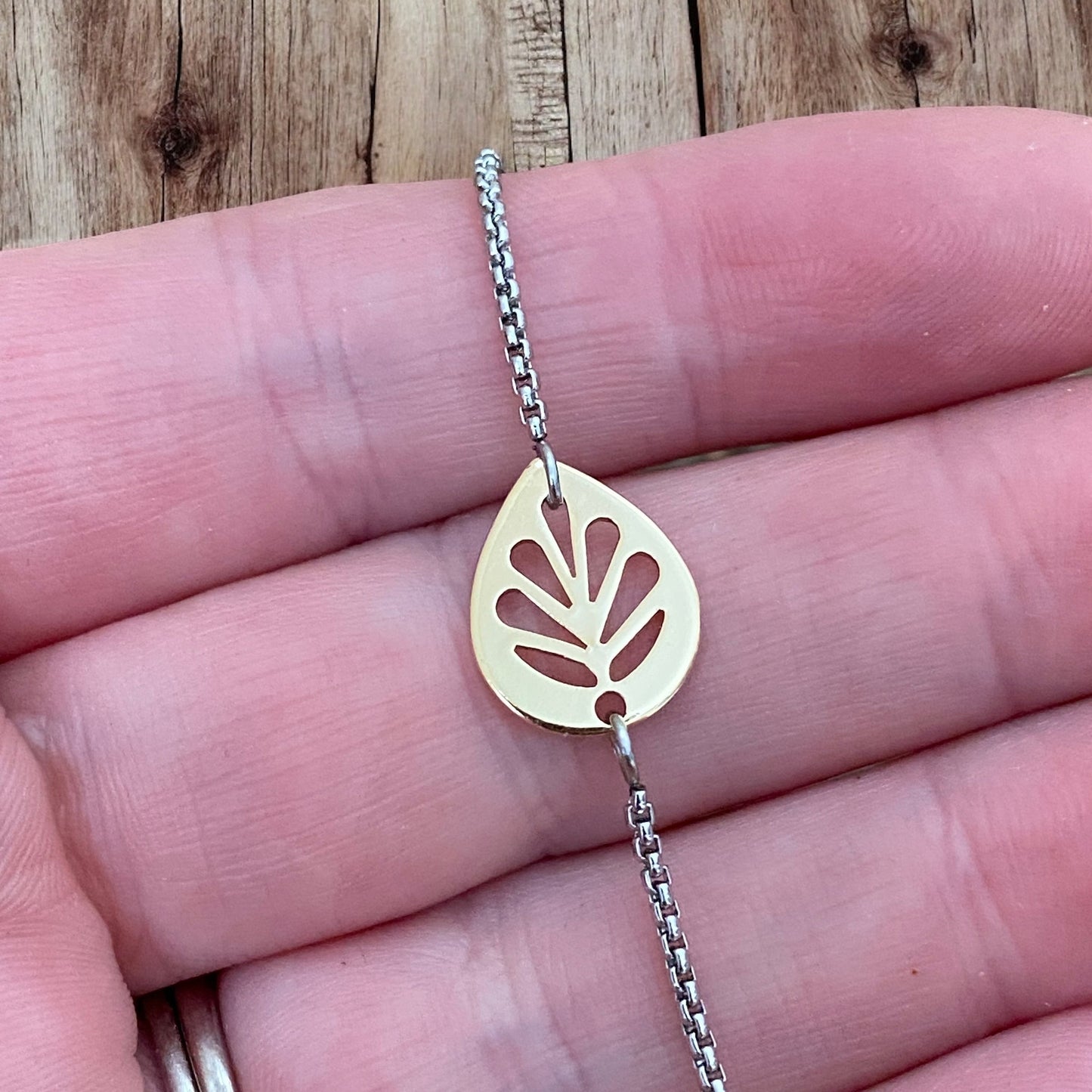 Adjustable Bracelet - The Cutest Leaf