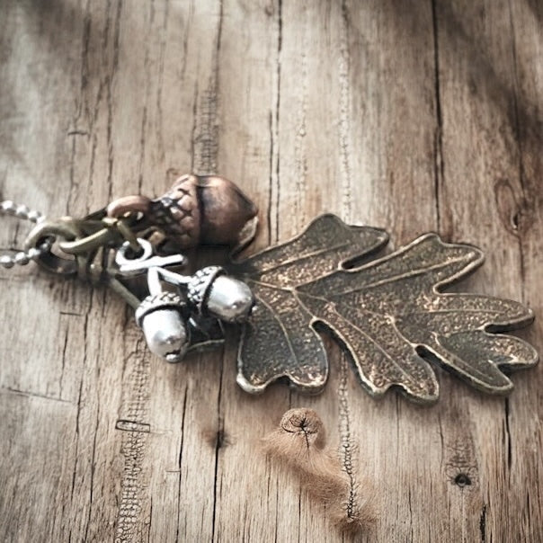 Oak Leaf & Acorn Necklace – Silver-Tone or Bronze-Tone Forest Pendant