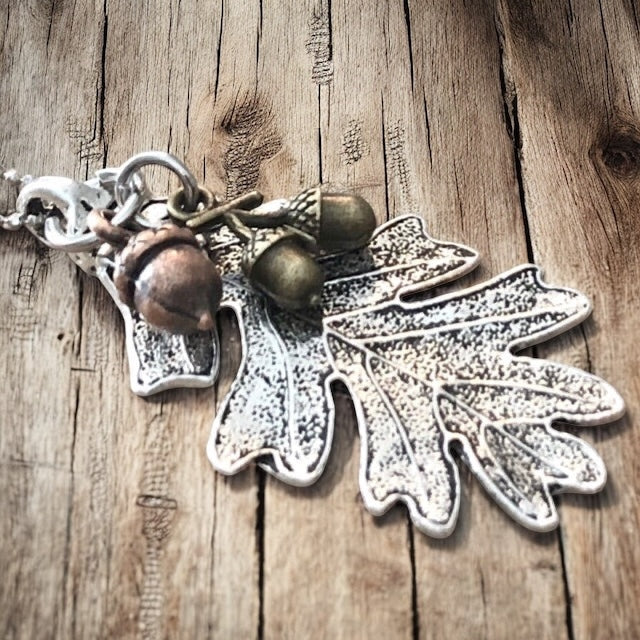 Oak Leaf & Acorn Necklace – Silver-Tone or Bronze-Tone Forest Pendant