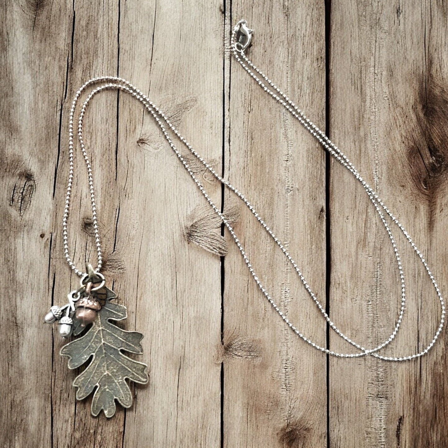 Oak Leaf & Acorn Necklace – Silver-Tone or Bronze-Tone Forest Pendant