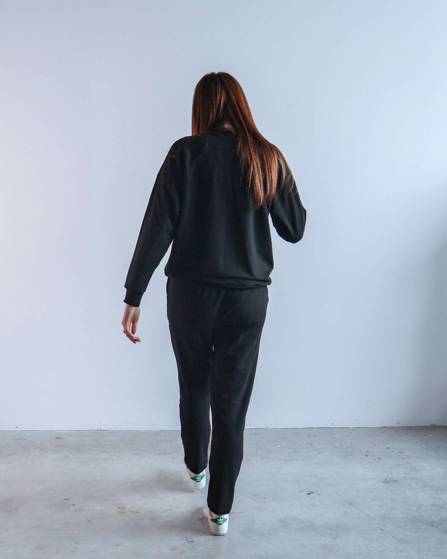 Le pantalon de survêtement sur mesure en noir