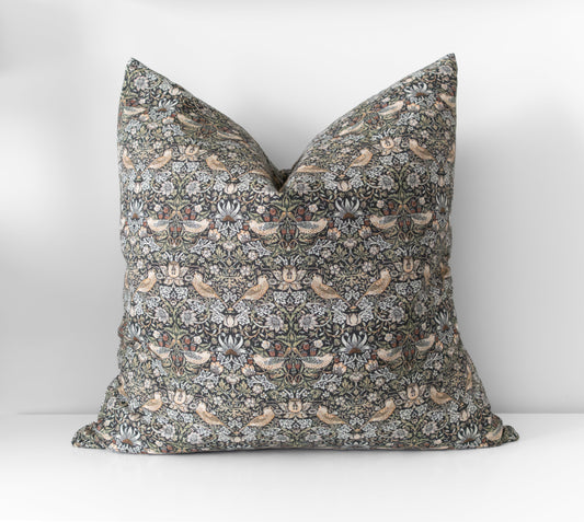 Sariel | Vintage Style Floral Pillow Cover