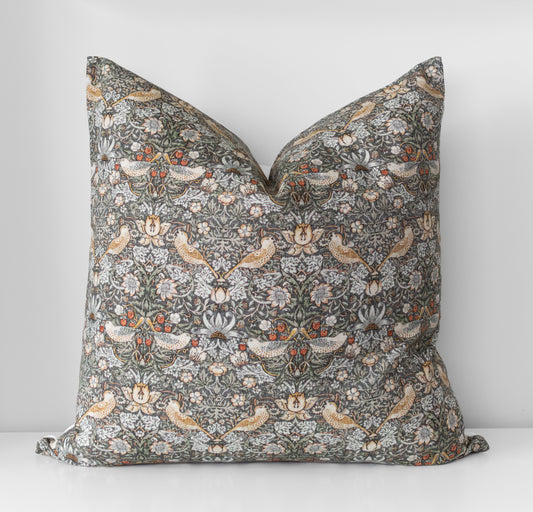 Thalia | Vintage Style Floral Pillow Cover