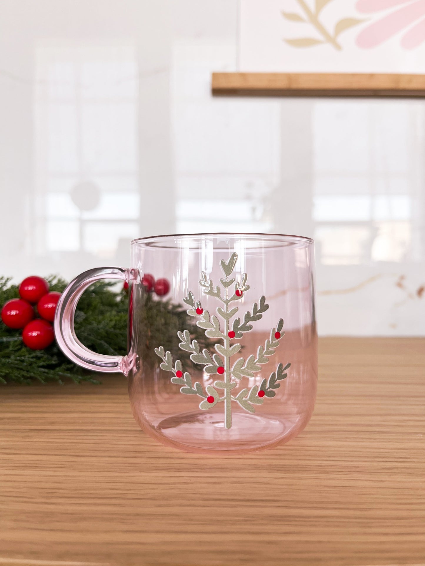 Tasse en verre rose - sapin de Noël