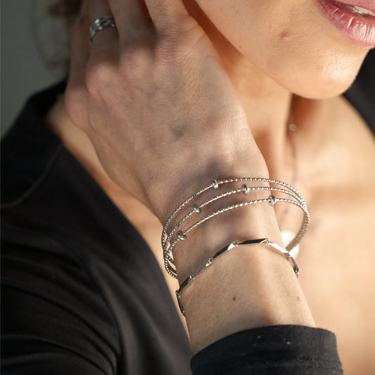 Style ITARSI Silver: Minimalist Geometric Shaped Beaded Chain Bracelet