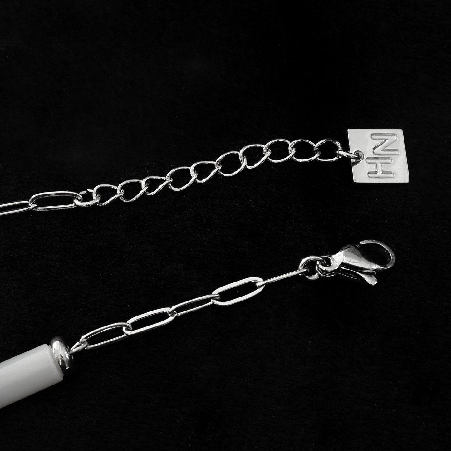 LAGUNA Silver (White Gold): Mini Paperclip Chain Bracelet with Natural Cylinder Cut Shell Beads