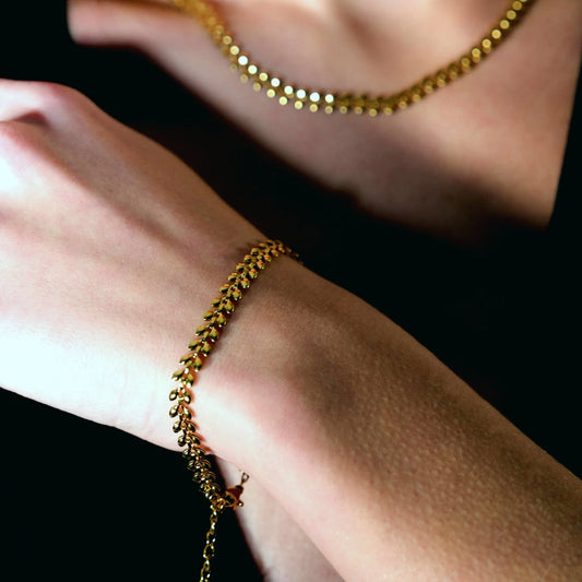 MAGDA Leafy Patterned Bold Bracelet