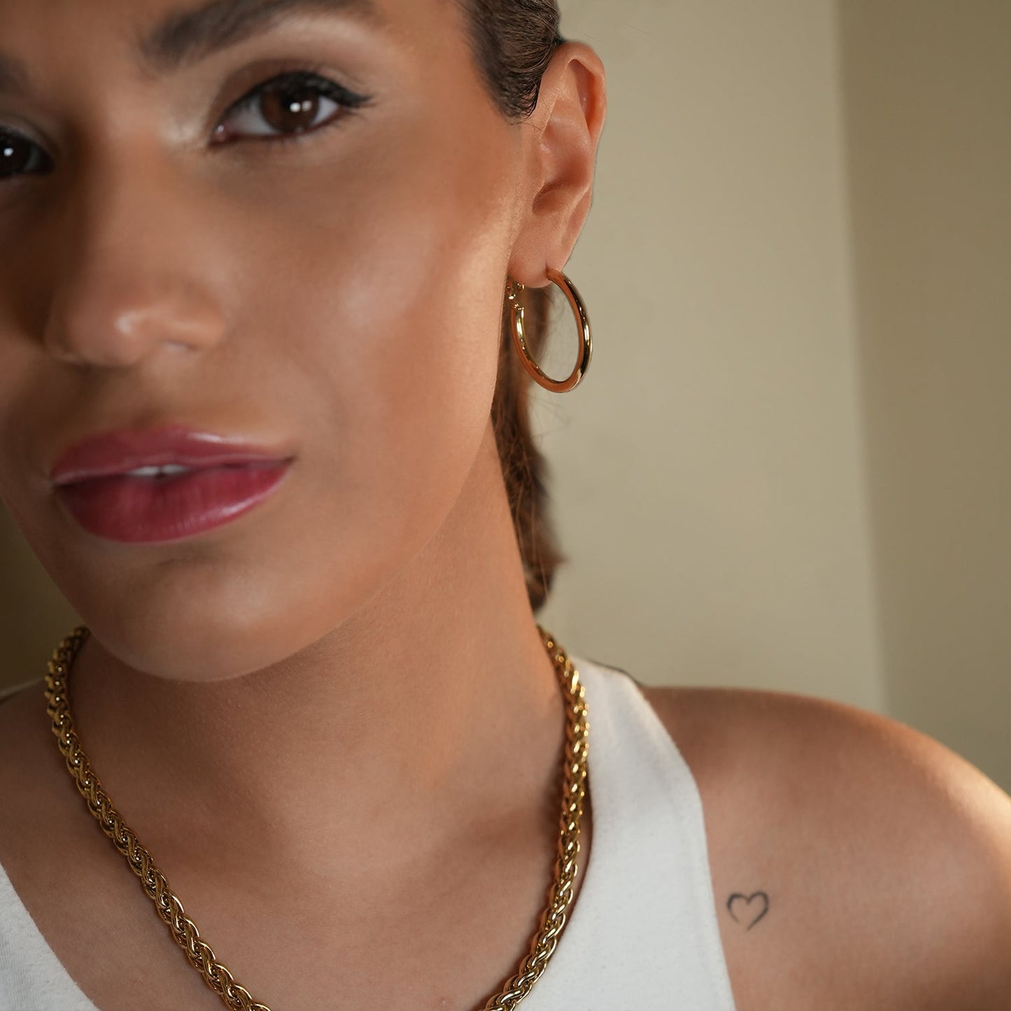 MICHI: Mid-Width Essential Hoop Earrings Gold Size B (2.5cm)