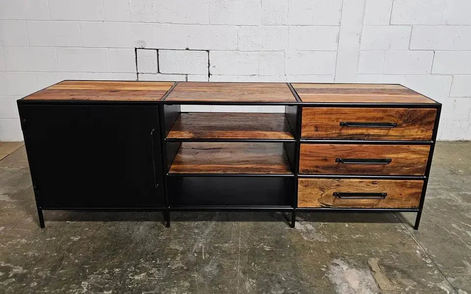Meuble télé en bois recyclé avec porte en acier et 3 tiroirs