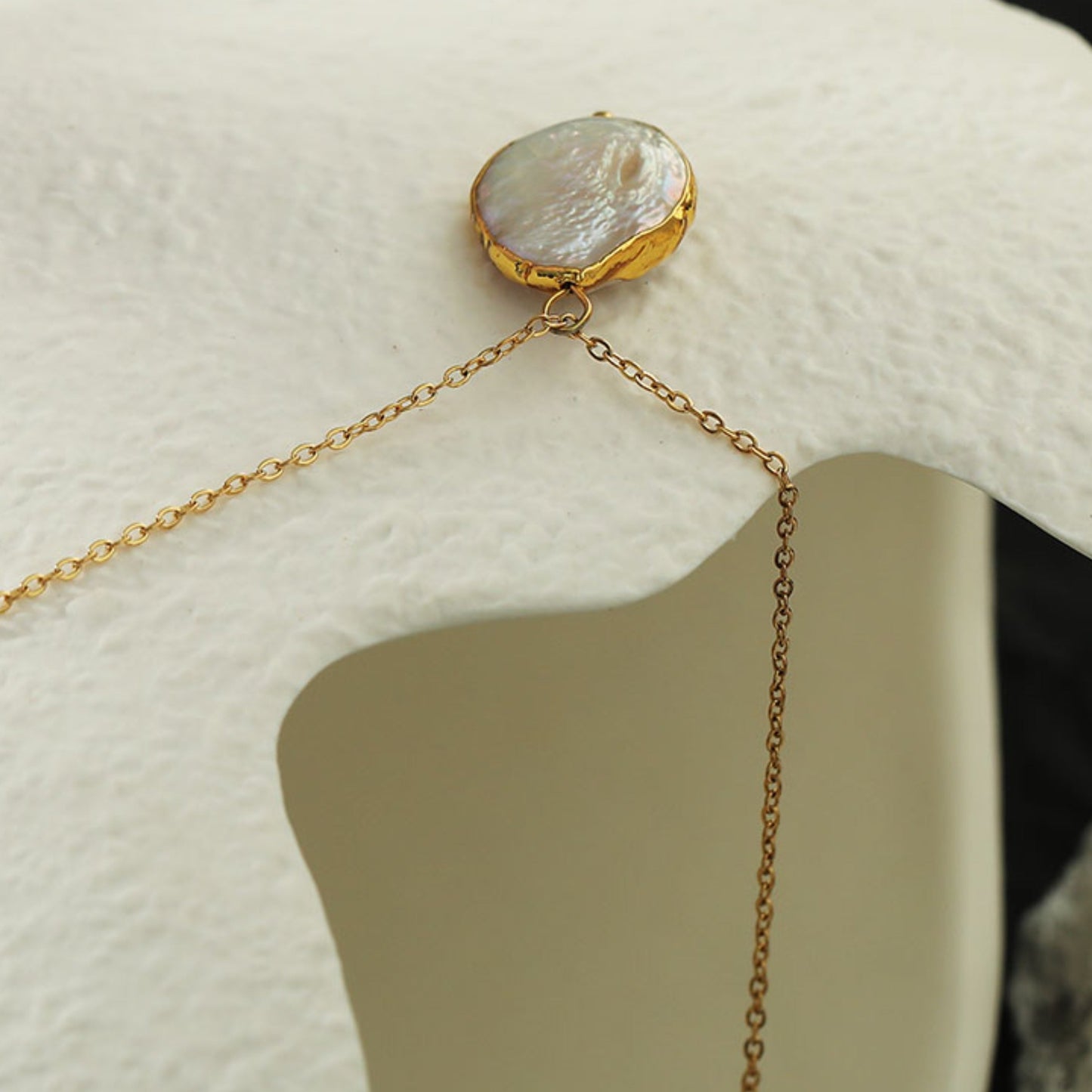 NOEMI: Encased Fresh-Water Pearl Pendant Chain Necklace
