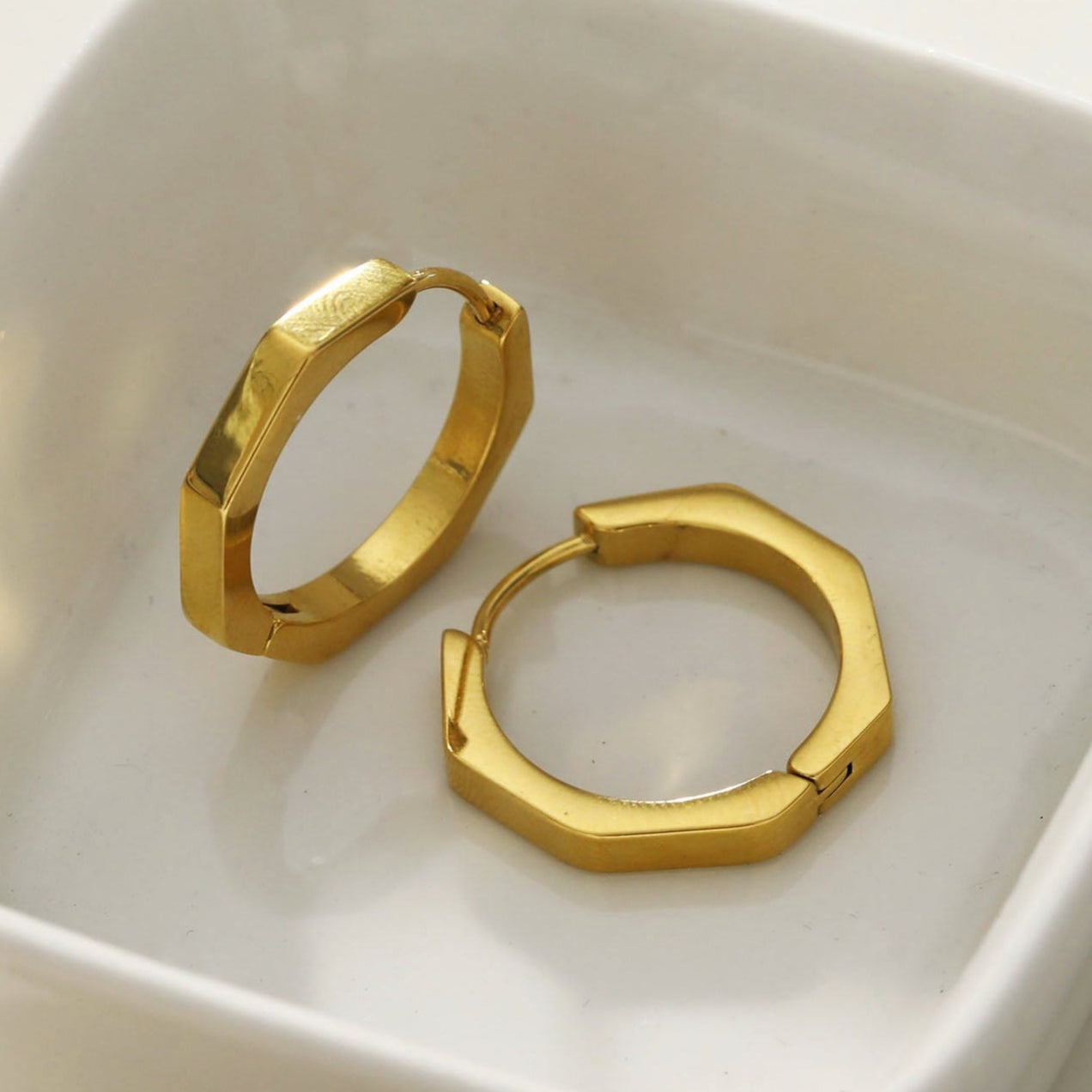 CALAU Gold: Contemporary Geometric Hoop Earrings