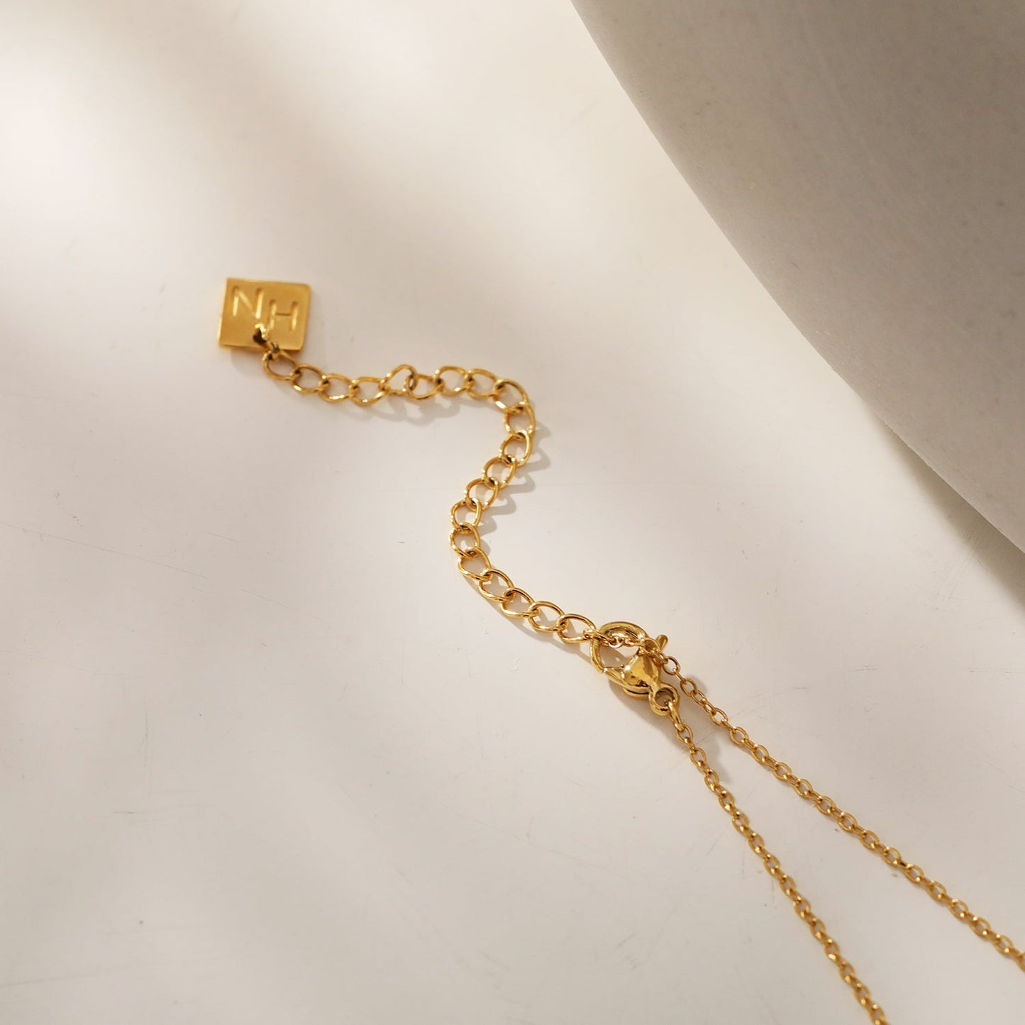 ASKIRA: Twisted Rope Combo Chain with a Zirconia-Adorned Oval Shaped Pendant