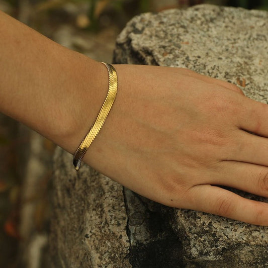 LAILA Snake Skin Textured Bracelet