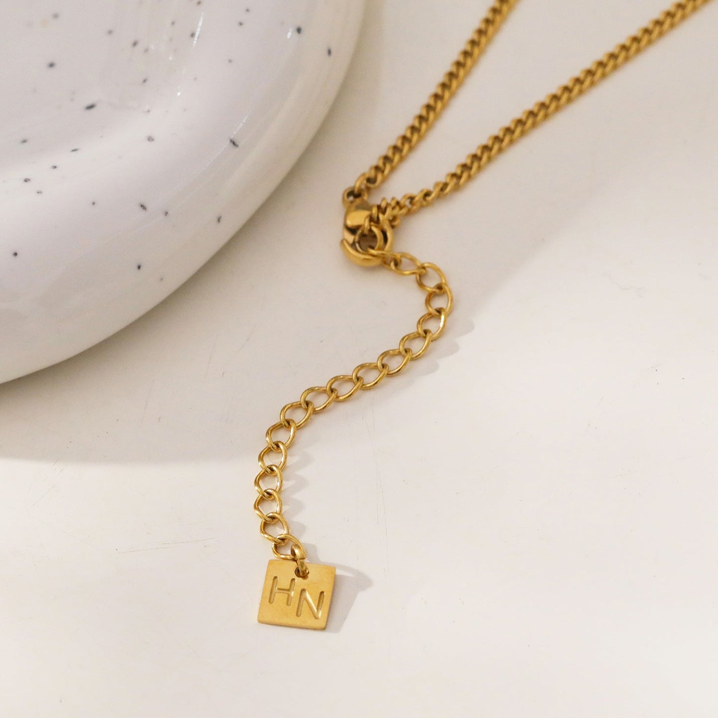 BONNYRIGG: Enamel Heart & Zirconia Embedded Bar Pendant Chain Necklace