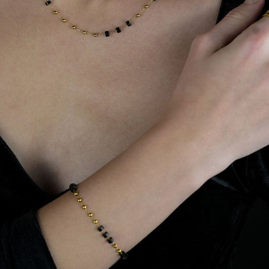 ROSARIO: Black Onyx and Gold Beaded Chain Bracelet