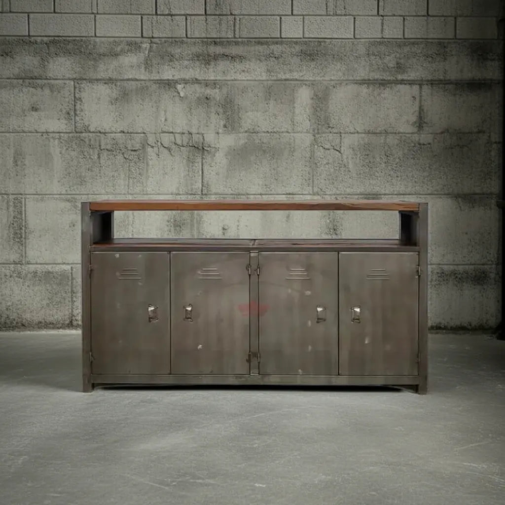 Buffet industriel en bois recyclé et acier brut