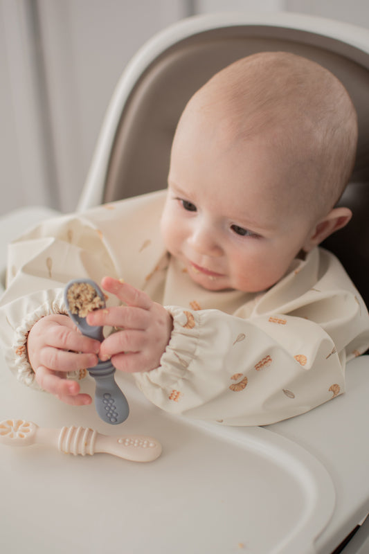 Les cuillères d'apprentissage en silicone
