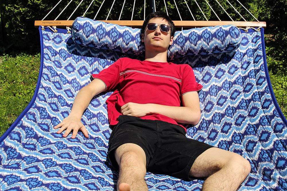 Deluxe Quilted Hammock with 3-Beam Stand