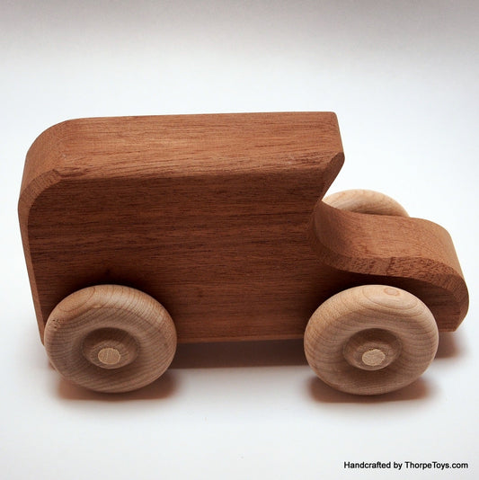 Voiture modèle T vintage en bois dur foncé