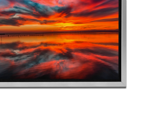 Floating Frame Silver/Black