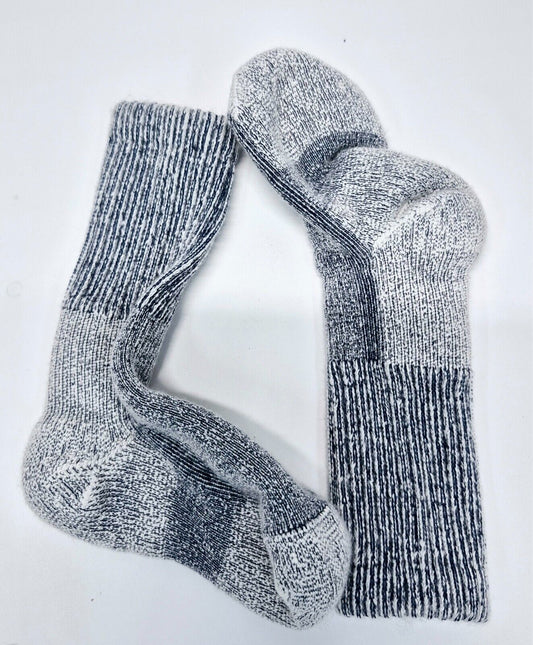 Thorlo's Kids Outdoor Thick Cushion Socks Size: 10 US Kids