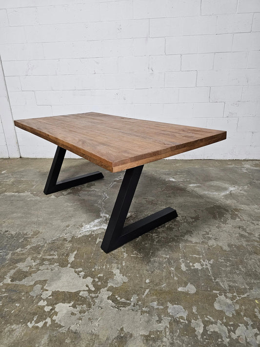 Table ou bureau en bois de manguier et patte en L acier noir