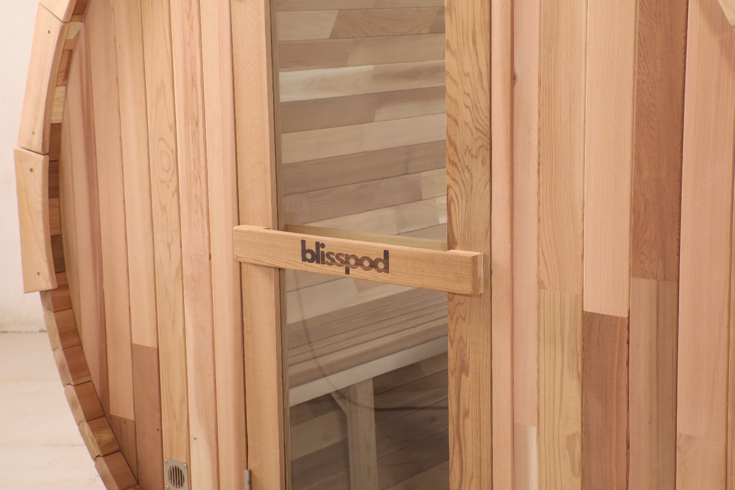 Blisspod | Prague | Canadian Red Cedar Outdoor Steam Barell Sauna, 2-4 / 4-6 persons with Full Glass Back & 2 front Porch seats