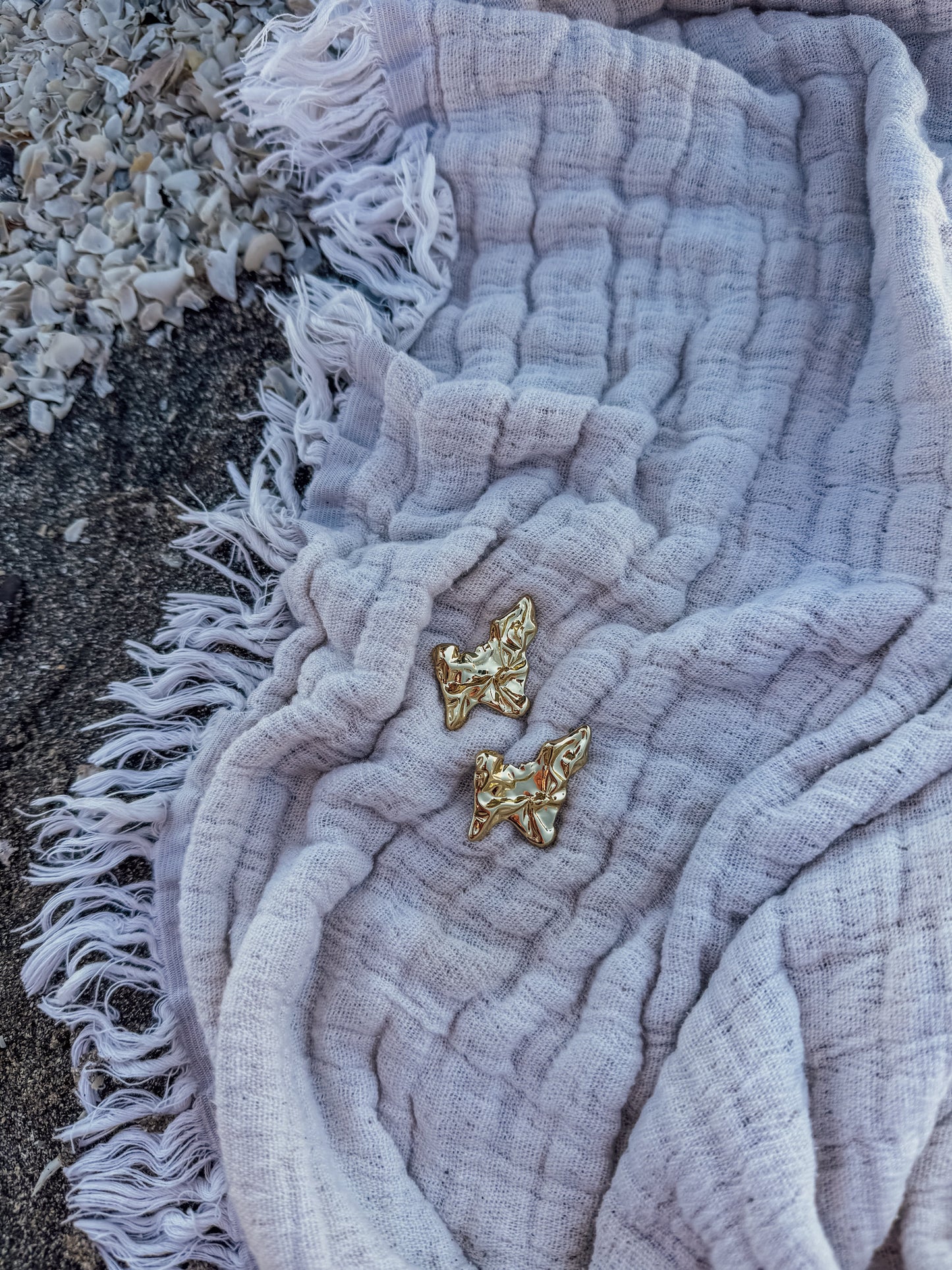 The River Studs In Gold And Silver