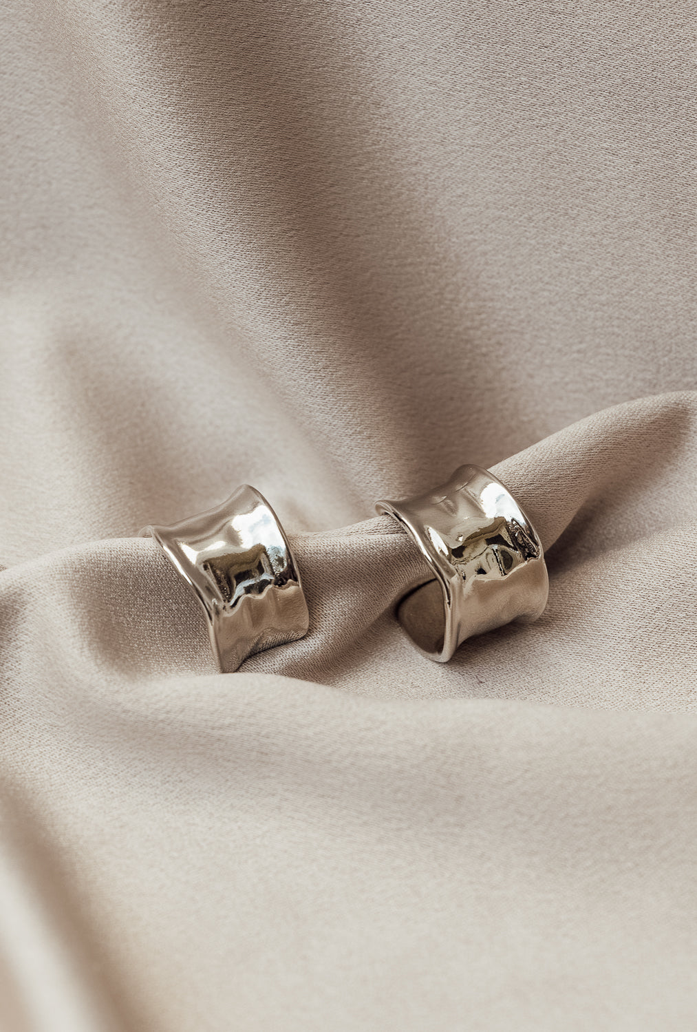 The Amelia Hoop Earrings ( Gold & Silver )