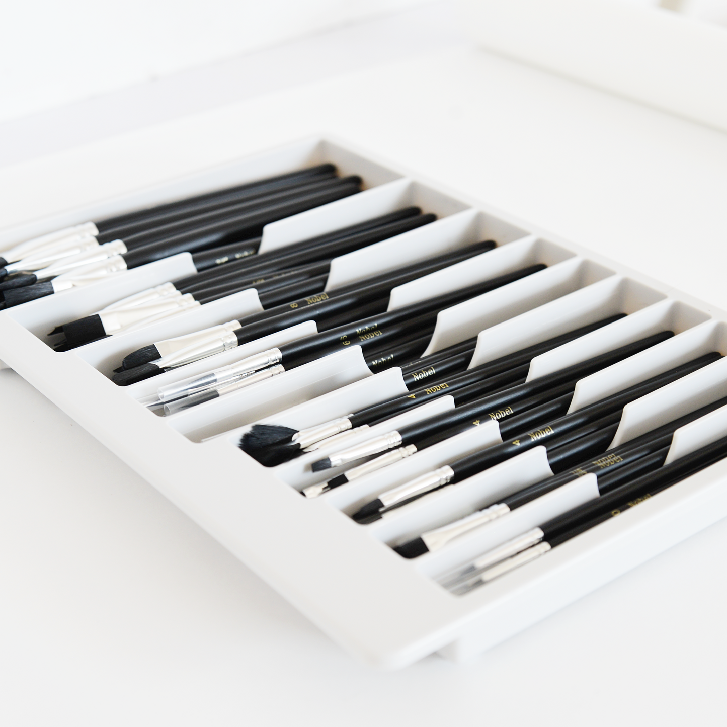 Nobel Value - 100 pcs Mixed Paintbrushes for Professionals