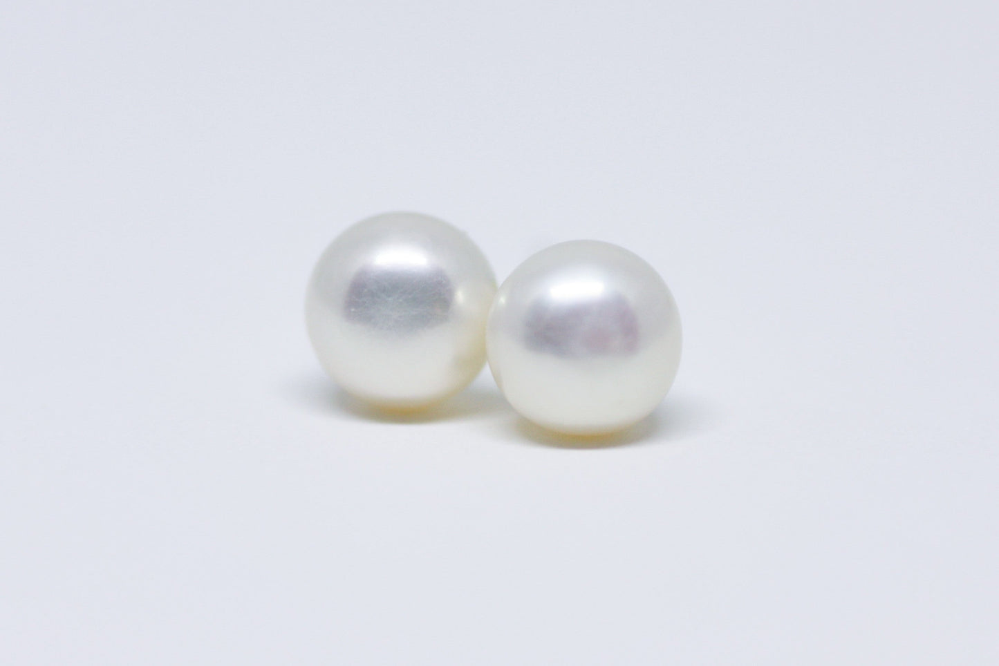 White Pearl Stud Earrings 4-5mm