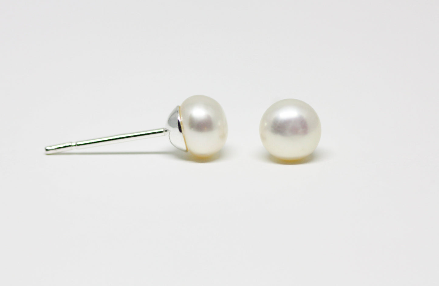 White Pearl Stud Earrings 4-5mm