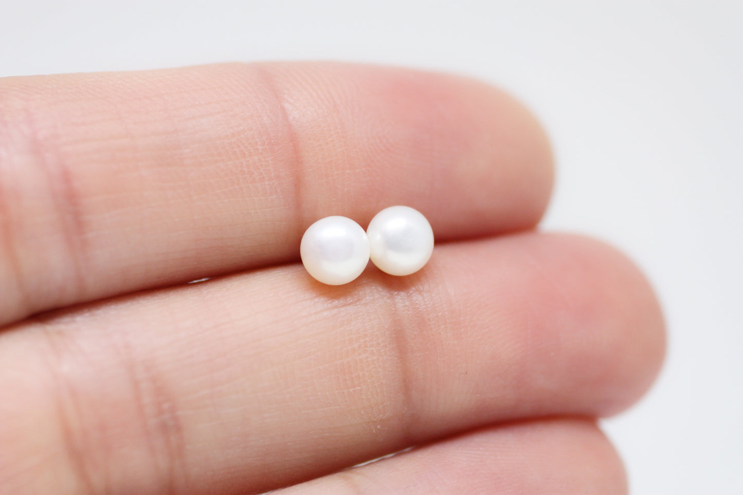 White Pearl Stud Earrings 4-5mm