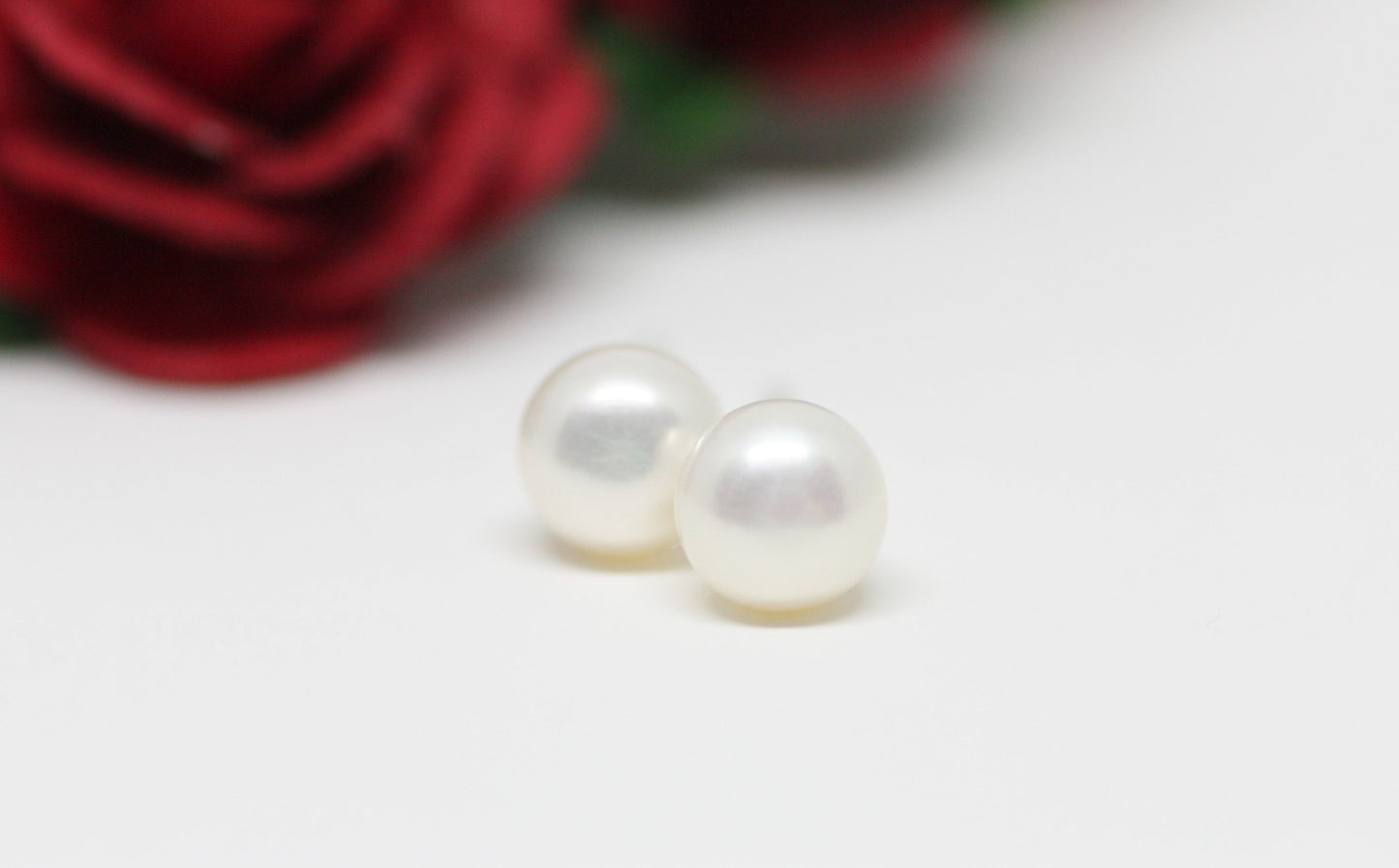 White Pearl Stud Earrings 4-5mm