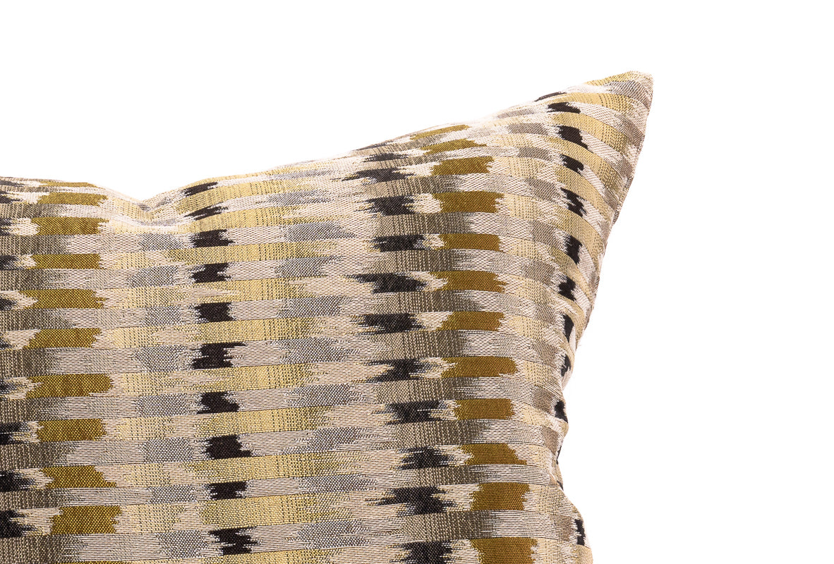 Oro Pattern Cushion Cover